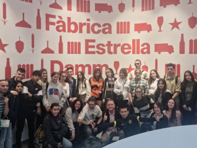 Els alumnes de màrqueting tasten el màrqueting dels sentits de Cerveses Damm