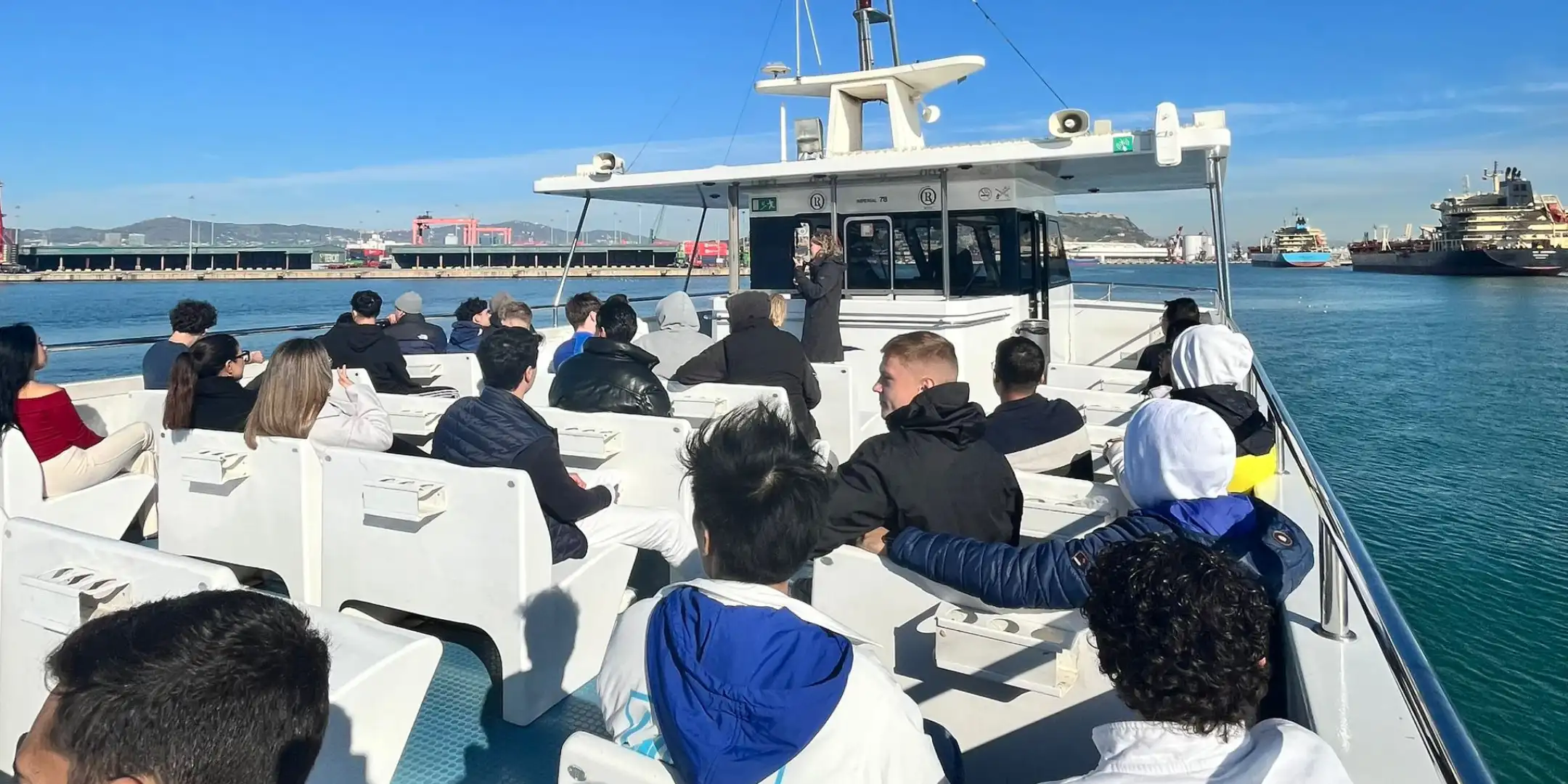 Descobrint el Port de Barcelona amb els alumnes de Comerç Internacional