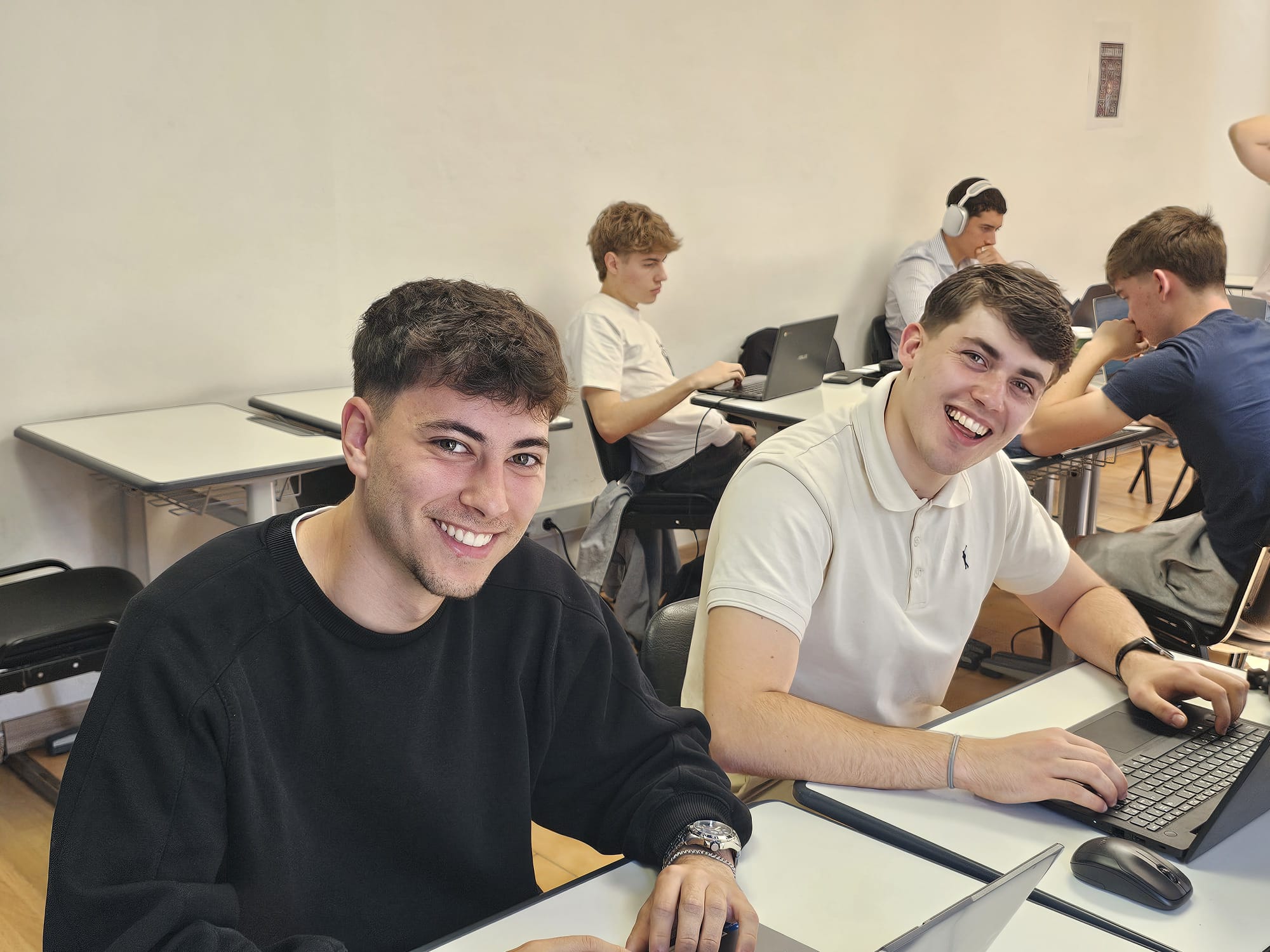 Els alumnes dels cicles de Finances, Comerç Internacional i Màrqueting i Publicitat uneixen talent en el seu projecte final