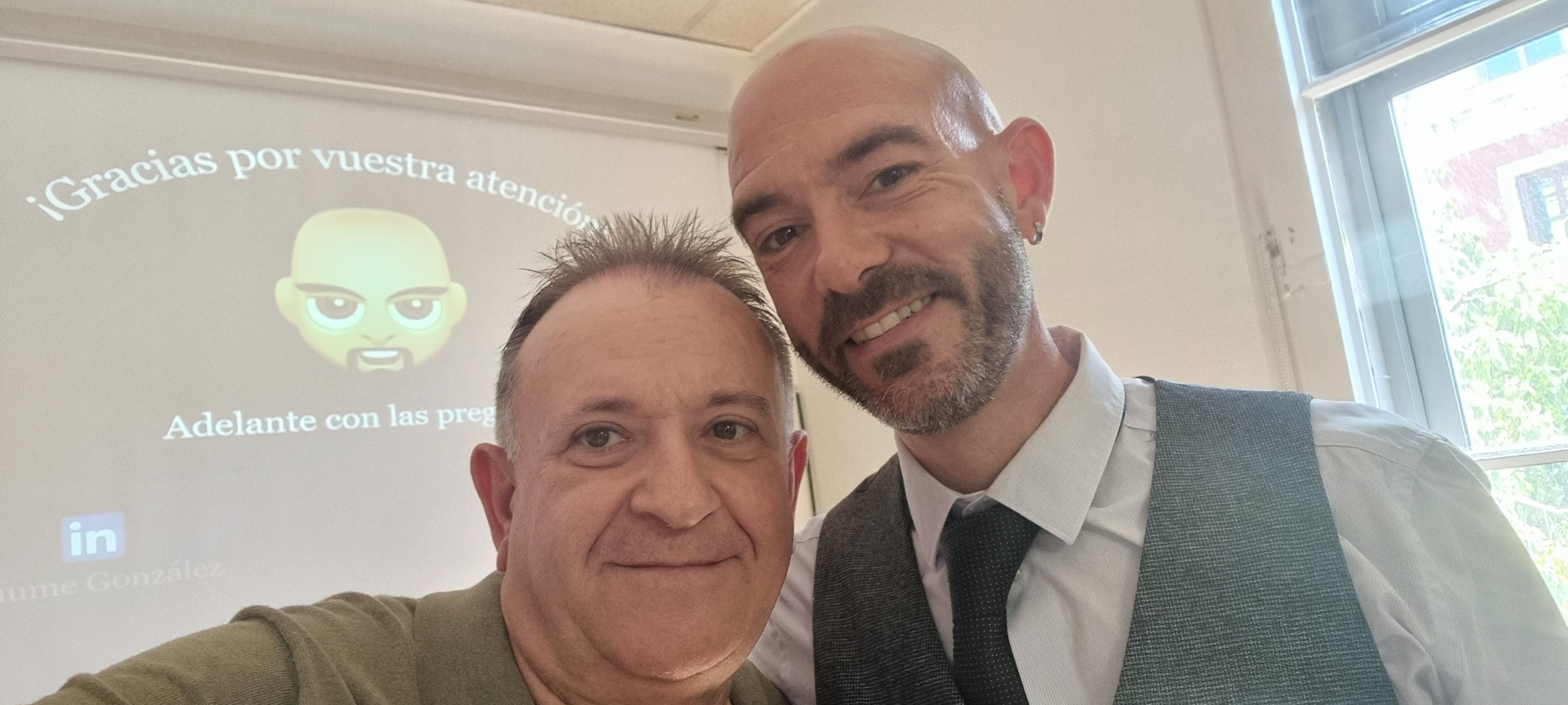 Jaume González, torna a AF Centre d’Estudis per ajudar els alumnes en les ponencies orals dels seus projectes de fí de cicle.