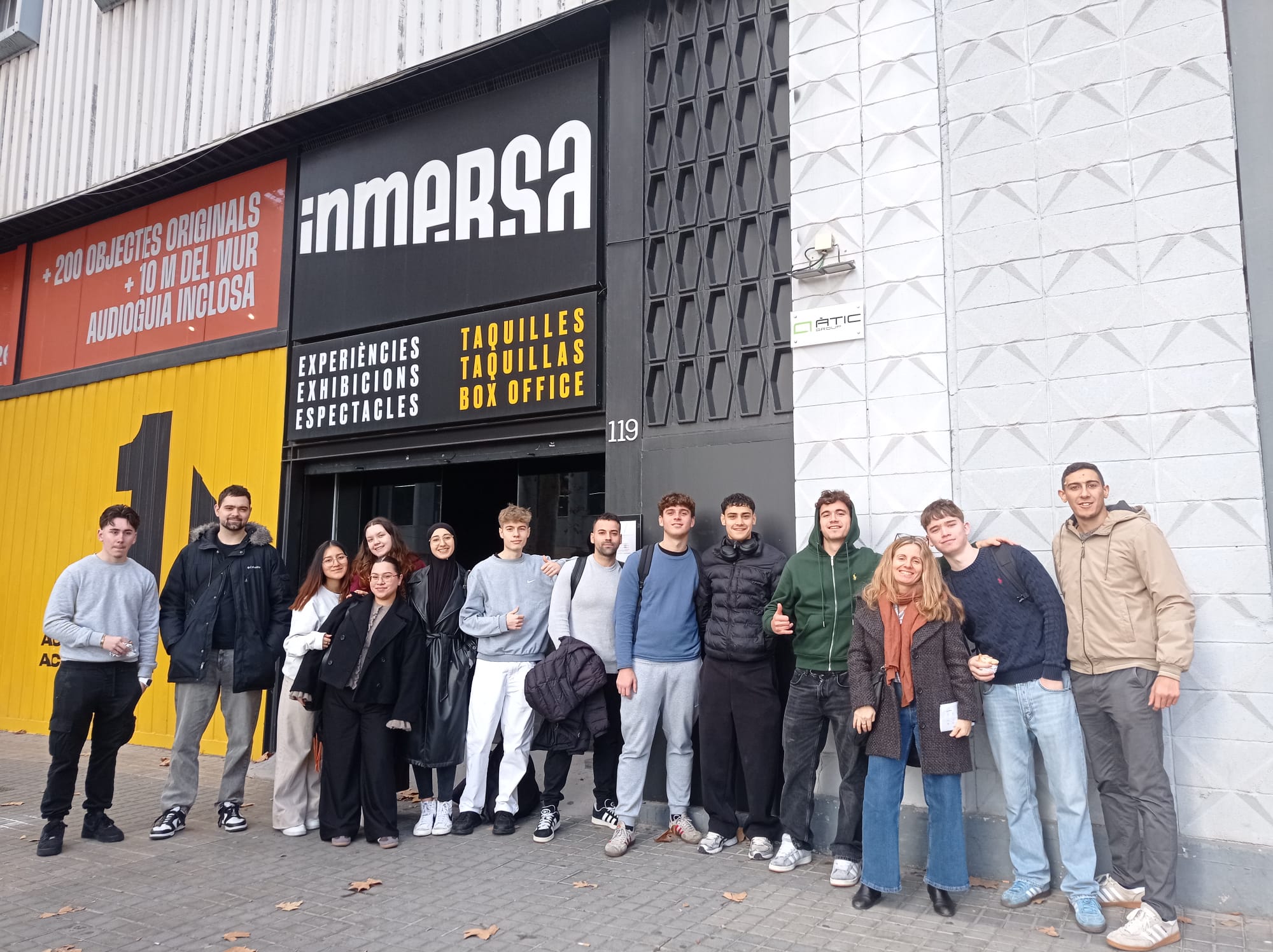 Exposició "El mur de Berlín, un món dividit"-Visita dels alumnes de 2on de Comerç Internacional